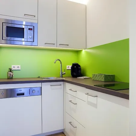 City Aparthotel 4*